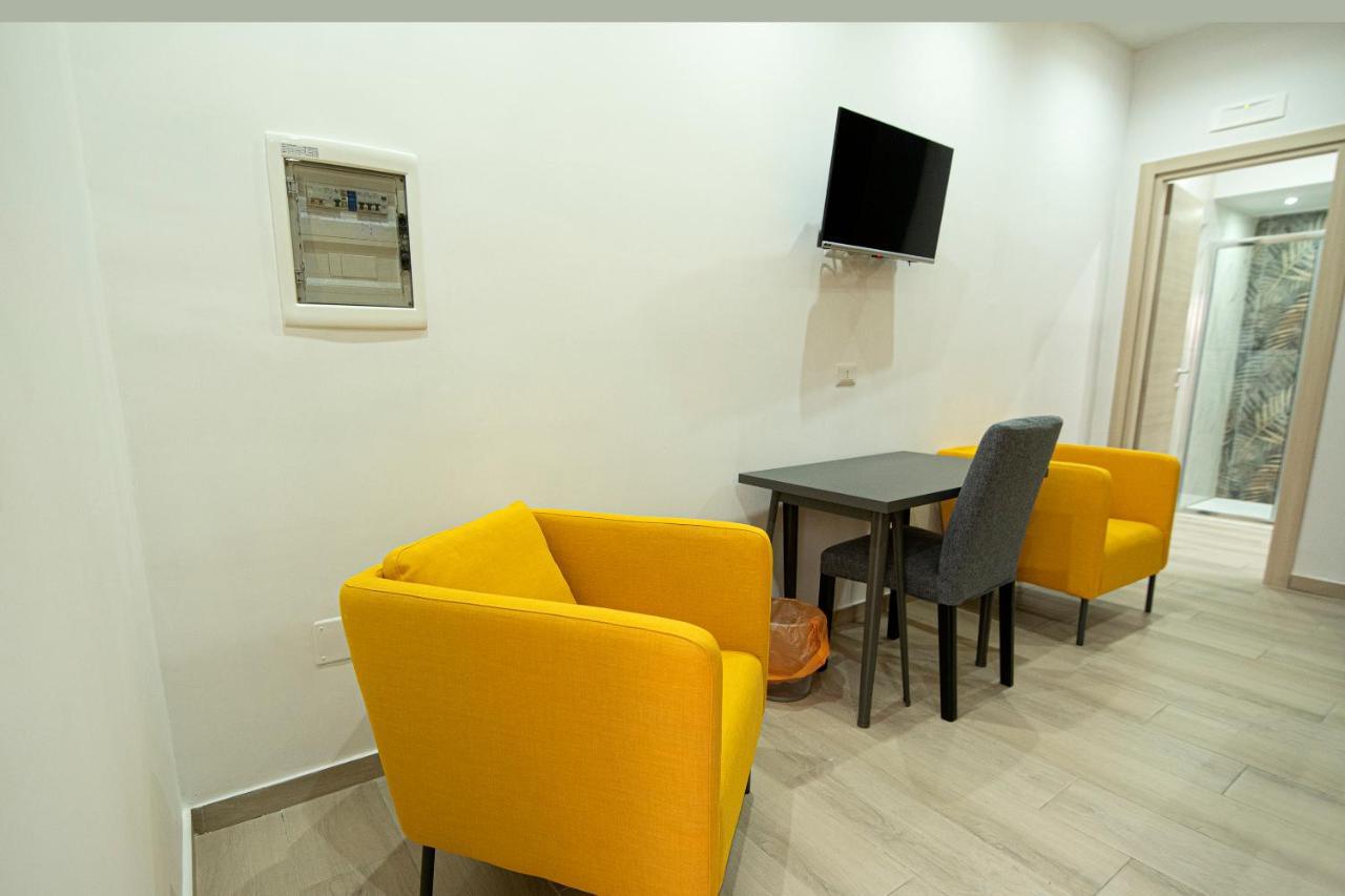 Hotel Domus Marti Formia Esterno foto